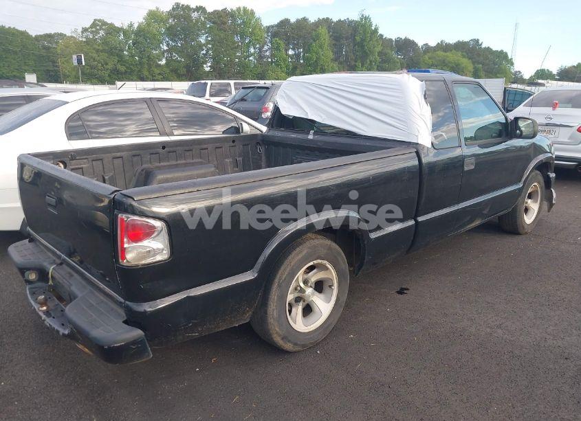 Photo 4 of 2003 Chevrolet S-10 LS (VIN 1GCCS19X038241589)