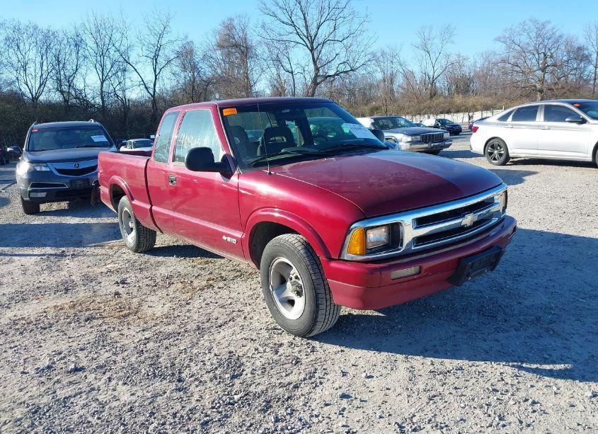 1997 Chevrolet S-10 LS FLEETSIDE (VIN 1GCCS19X0VK119286) main photo