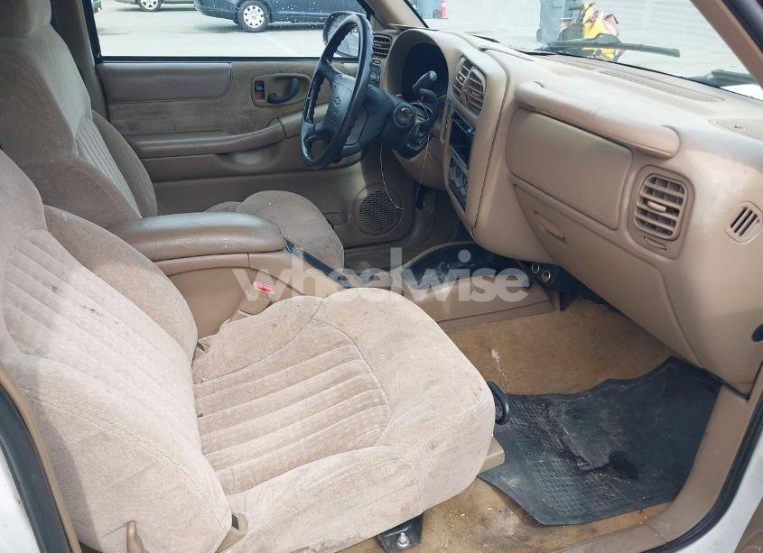 Photo 5 of 1998 Chevrolet S-10 LS SPORTSIDE (VIN 1GCCS19X0W8119240)