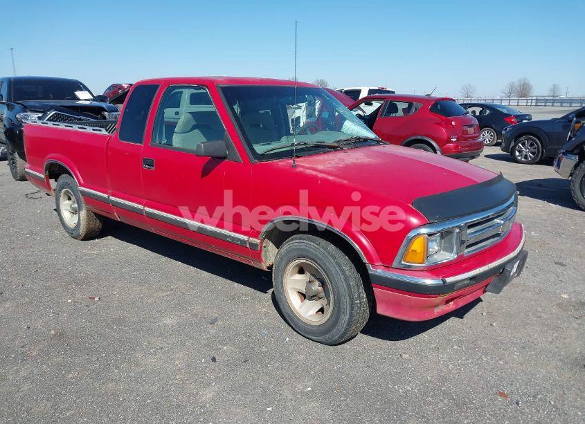 1996 Chevrolet S TRUCK S10 (VIN 1GCCS19X1T8217446) main photo