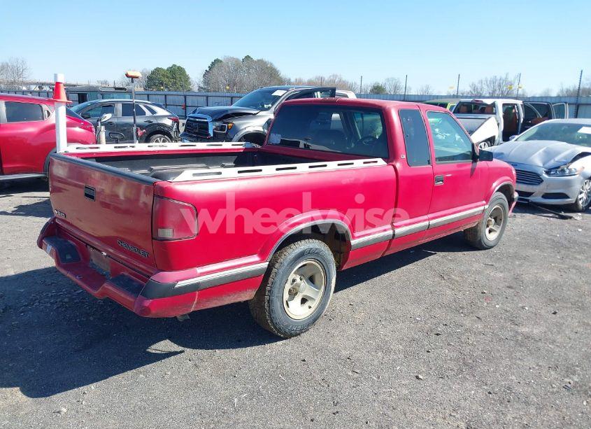 Photo 4 of 1996 Chevrolet S TRUCK S10 (VIN 1GCCS19X1T8217446)