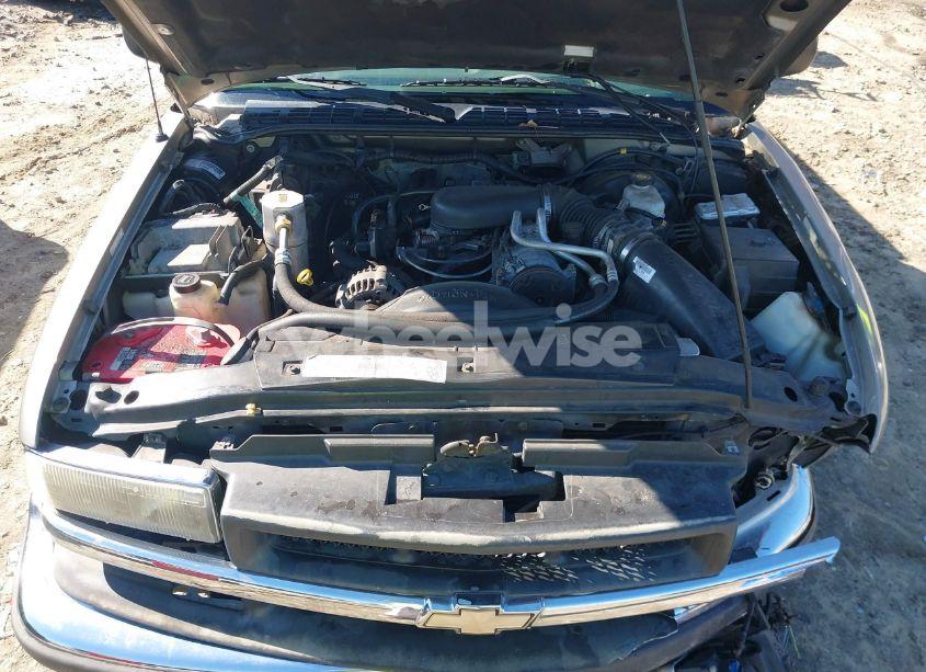 Photo 10 of 2003 Chevrolet S-10 LS (VIN 1GCCS19X238105934)