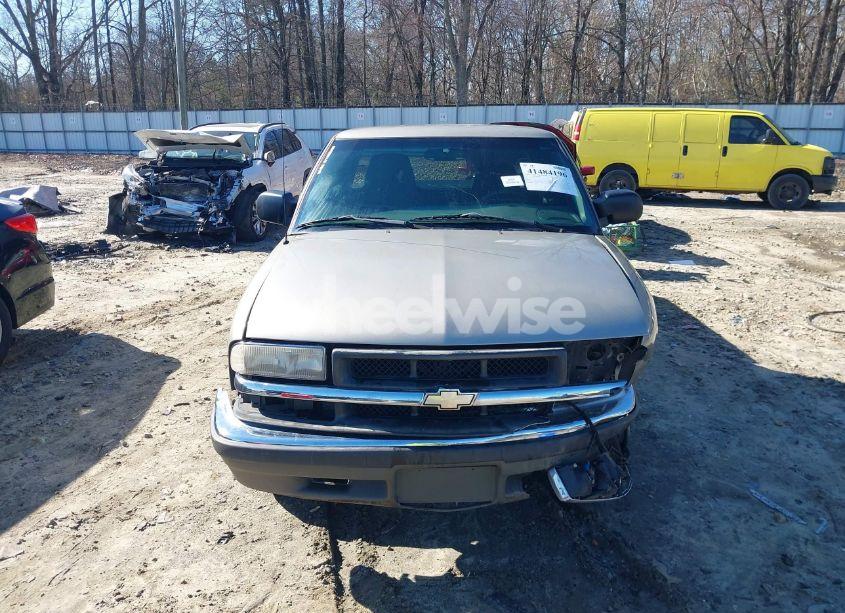 Photo 12 of 2003 Chevrolet S-10 LS (VIN 1GCCS19X238105934)