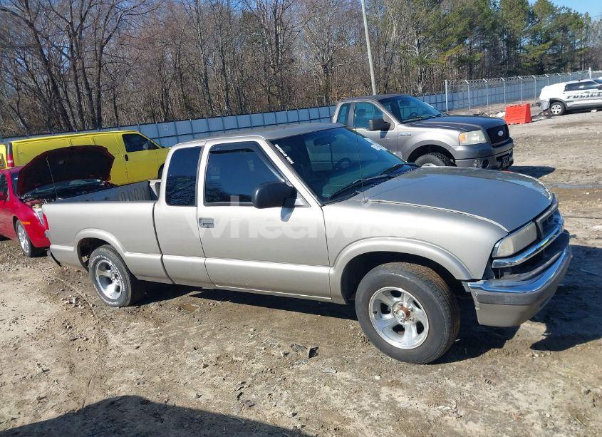 Photo 13 of 2003 Chevrolet S-10 LS (VIN 1GCCS19X238105934)