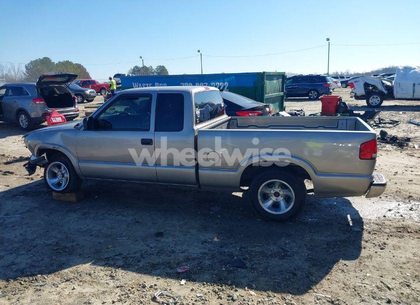 Photo 14 of 2003 Chevrolet S-10 LS (VIN 1GCCS19X238105934)
