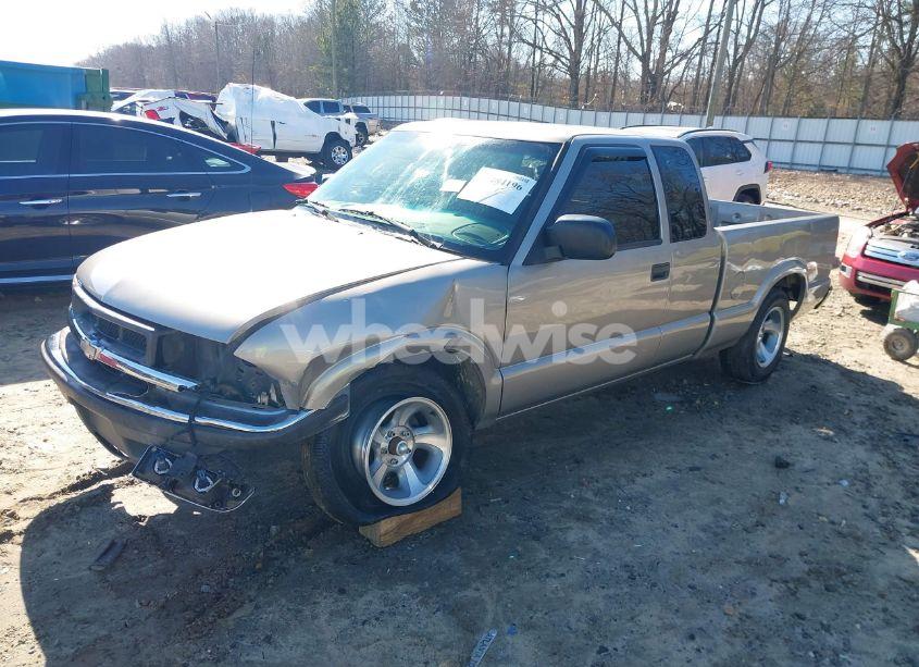 Photo 2 of 2003 Chevrolet S-10 LS (VIN 1GCCS19X238105934)