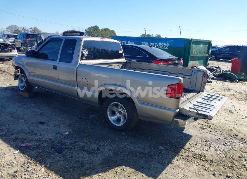 Photo 3 of 2003 Chevrolet S-10 LS (VIN 1GCCS19X238105934)