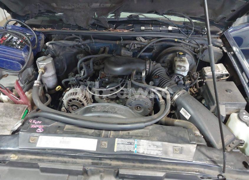 Photo 10 of 2003 Chevrolet S-10 LS (VIN 1GCCS19X238169679)