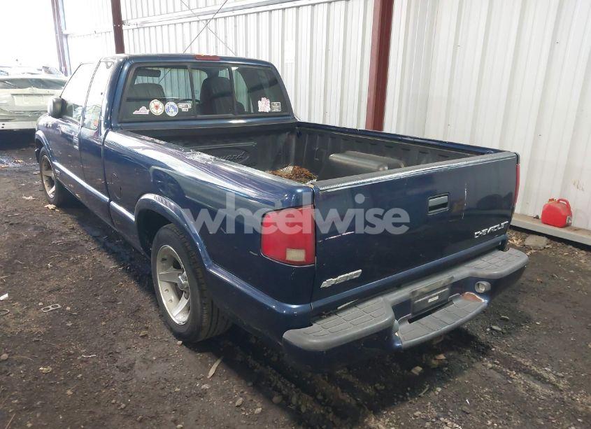 Photo 3 of 2003 Chevrolet S-10 LS (VIN 1GCCS19X238169679)