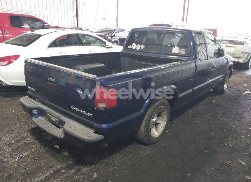 Photo 4 of 2003 Chevrolet S-10 LS (VIN 1GCCS19X238169679)