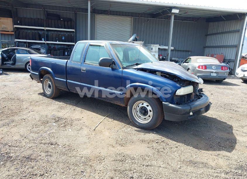 2003 Chevrolet S-10 (VIN 1GCCS19X238174168) main photo