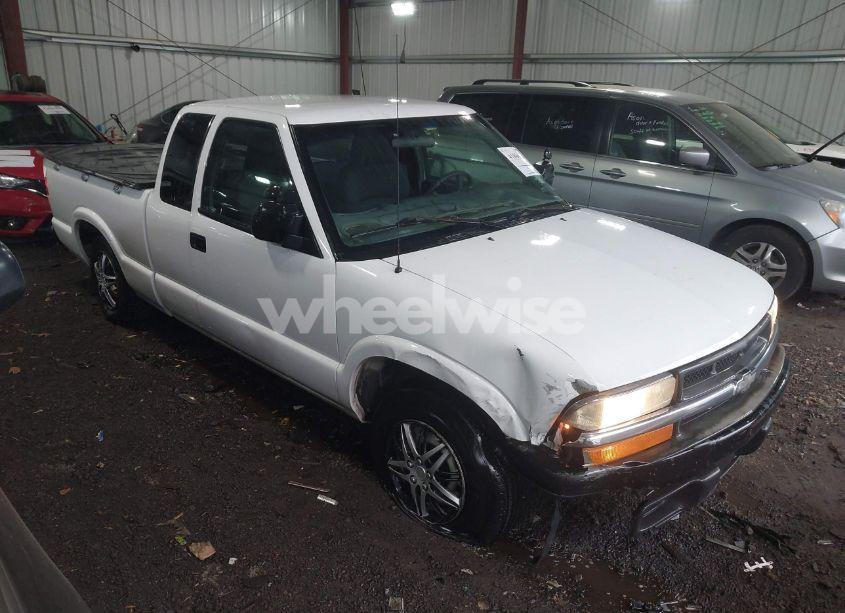 2003 Chevrolet S-10 (VIN 1GCCS19X238277865) main photo