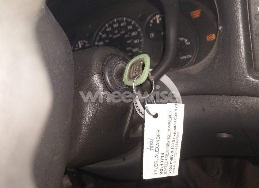 Photo 11 of 2003 Chevrolet S-10 (VIN 1GCCS19X238277865)