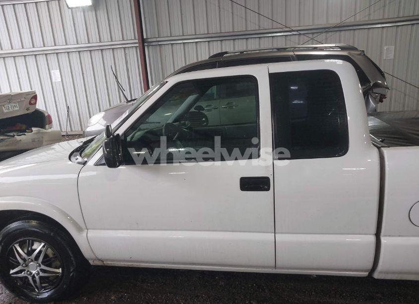 Photo 14 of 2003 Chevrolet S-10 (VIN 1GCCS19X238277865)