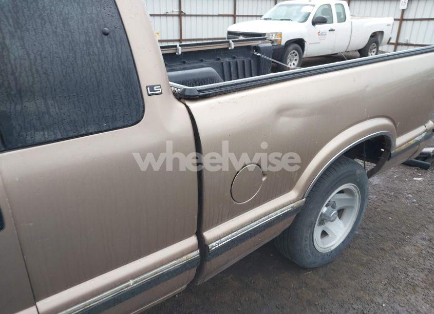 Photo 14 of 1996 Chevrolet S TRUCK S10 (VIN 1GCCS19X2T8222106)