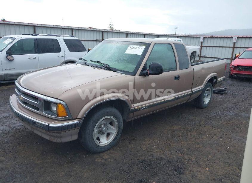 Photo 2 of 1996 Chevrolet S TRUCK S10 (VIN 1GCCS19X2T8222106)