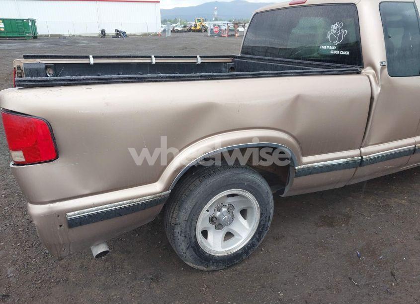 Photo 6 of 1996 Chevrolet S TRUCK S10 (VIN 1GCCS19X2T8222106)