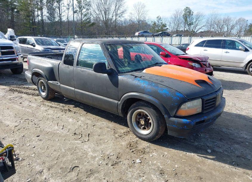 1997 Chevrolet S-10 LS FLEETSIDE (VIN 1GCCS19X2VK238943) main photo