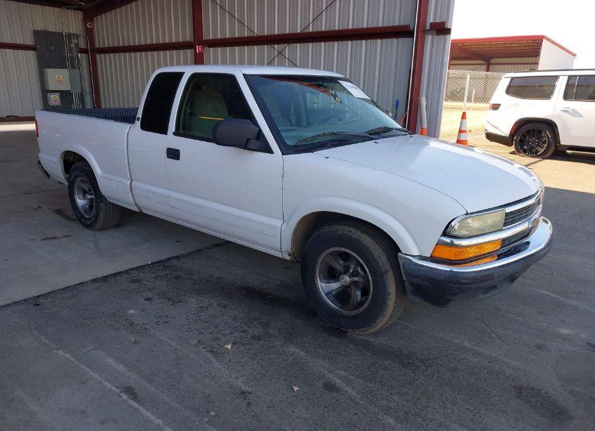 1998 Chevrolet S-10 LS FLEETSIDE (VIN 1GCCS19X2W8115139) main photo