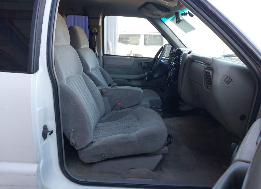 Photo 5 of 1998 Chevrolet S-10 LS FLEETSIDE (VIN 1GCCS19X2W8115139)