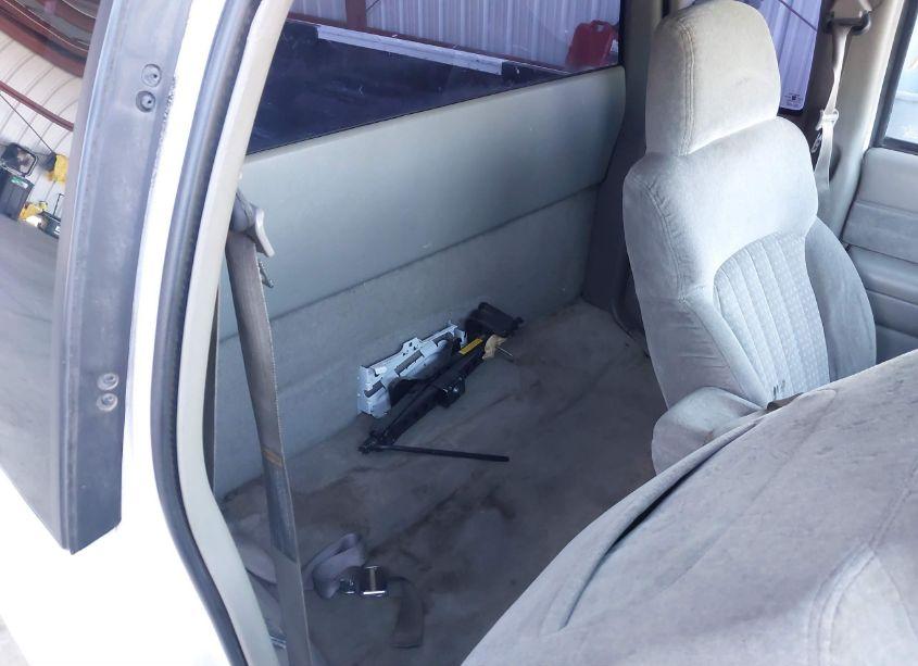 Photo 8 of 1998 Chevrolet S-10 LS FLEETSIDE (VIN 1GCCS19X2W8115139)