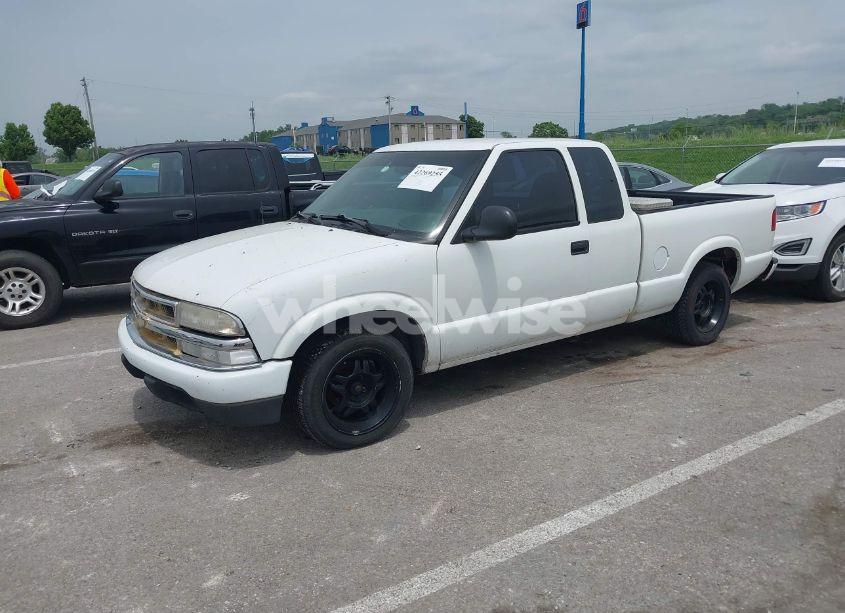 Photo 2 of 1998 Chevrolet S-10 LS FLEETSIDE (VIN 1GCCS19X2W8122060)