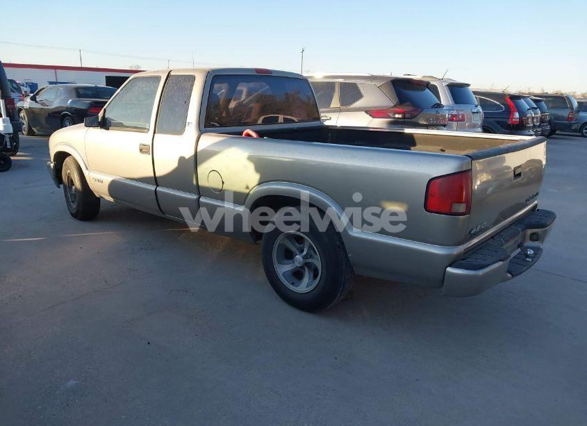 Photo 3 of 1998 Chevrolet S-10 LS FLEETSIDE (VIN 1GCCS19X2W8134628)