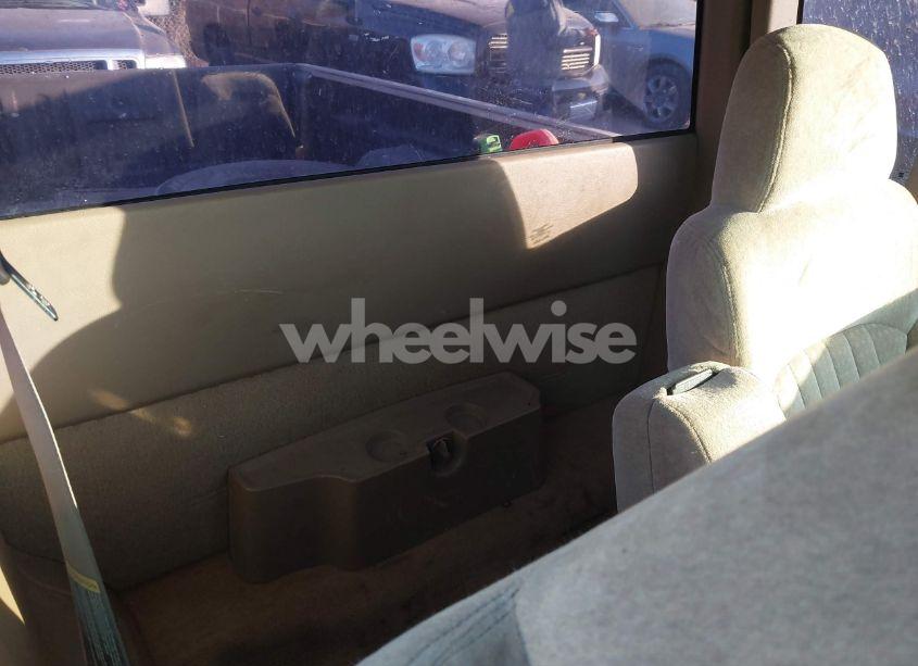 Photo 8 of 1998 Chevrolet S-10 LS FLEETSIDE (VIN 1GCCS19X2W8134628)