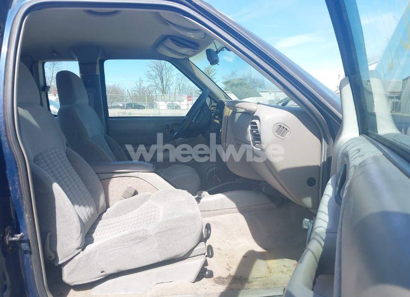 Photo 5 of 1998 Chevrolet S-10 LS FLEETSIDE (VIN 1GCCS19X2W8193372)