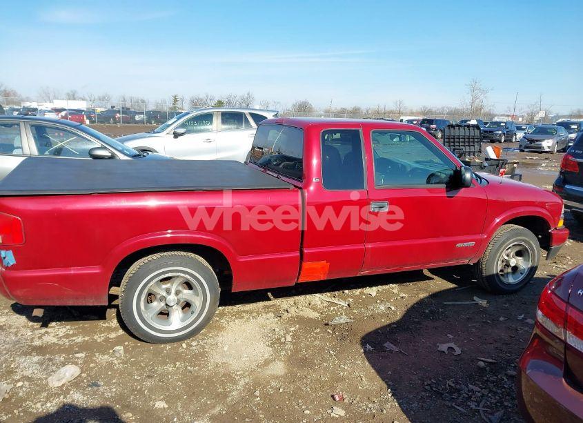 Photo 13 of 2003 Chevrolet S-10 LS (VIN 1GCCS19X338116666)