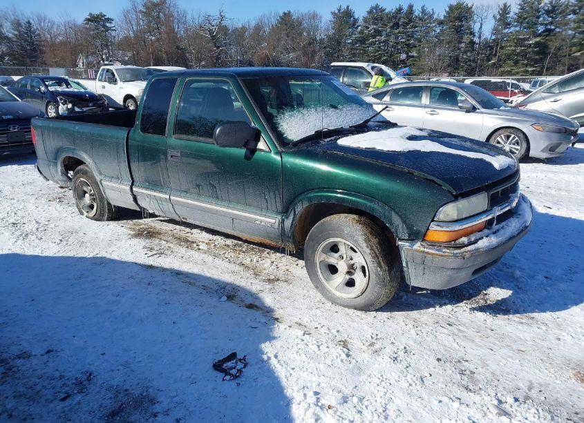 2003 Chevrolet S-10 LS (VIN 1GCCS19X338186863) main photo