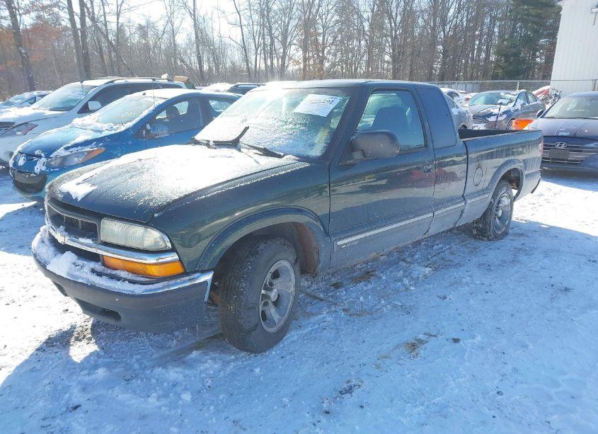 Photo 2 of 2003 Chevrolet S-10 LS (VIN 1GCCS19X338186863)
