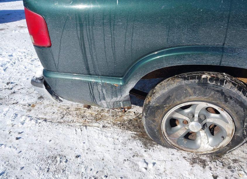 Photo 6 of 2003 Chevrolet S-10 LS (VIN 1GCCS19X338186863)