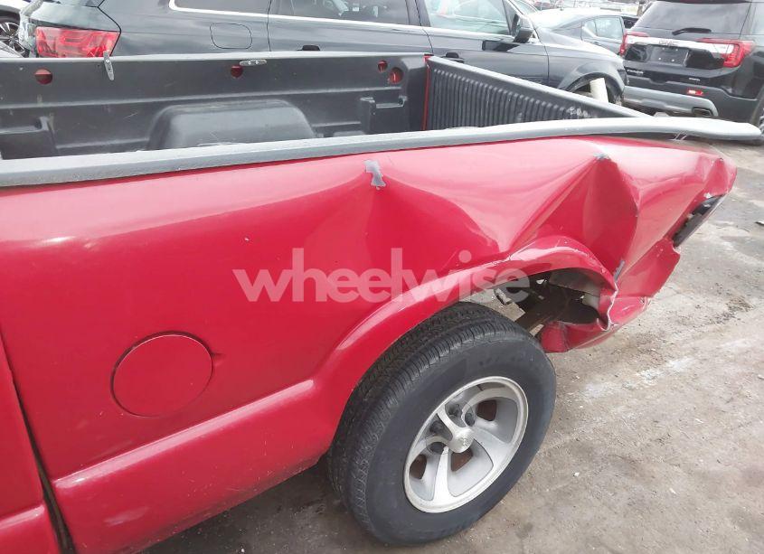 Photo 6 of 1998 Chevrolet S-10 LS FLEETSIDE (VIN 1GCCS19X3WK135970)