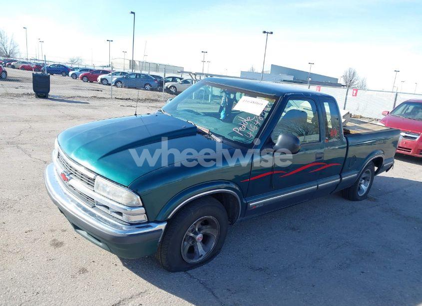 Photo 2 of 1998 Chevrolet S-10 LS FLEETSIDE (VIN 1GCCS19X3WK152042)