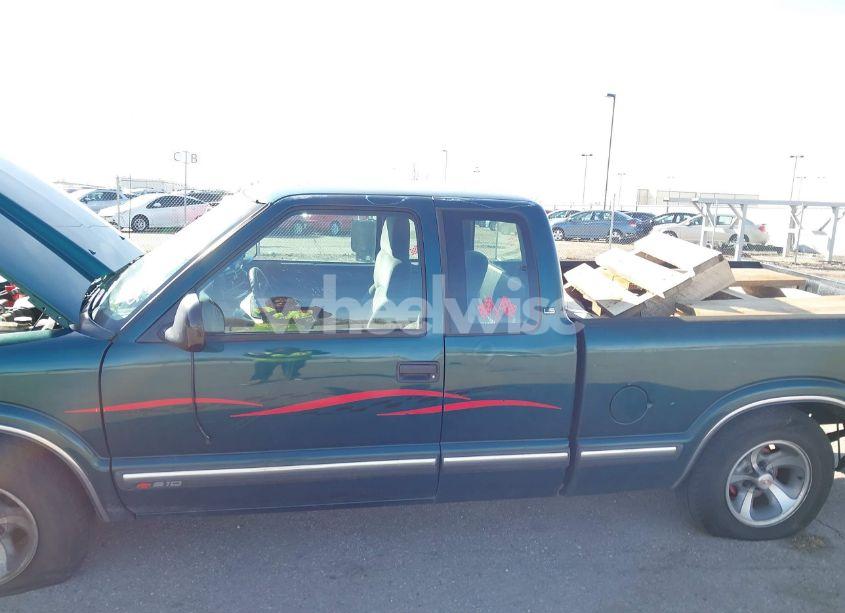 Photo 6 of 1998 Chevrolet S-10 LS FLEETSIDE (VIN 1GCCS19X3WK152042)