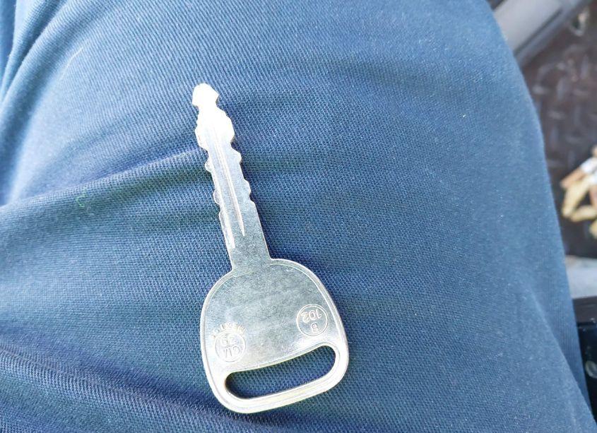 Photo 11 of 1999 Chevrolet S-10 LS (VIN 1GCCS19X3X8189090)