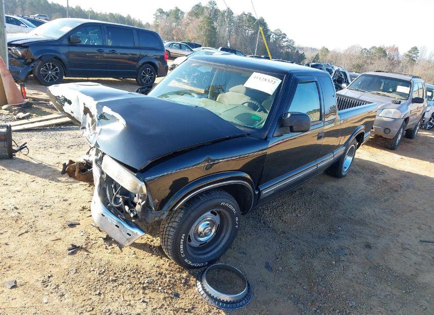 Photo 2 of 1999 Chevrolet S-10 LS (VIN 1GCCS19X3X8189090)