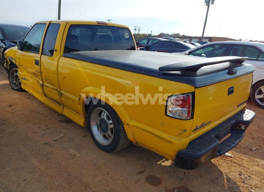 Photo 3 of 2003 Chevrolet S-10 LS (VIN 1GCCS19X438128471)