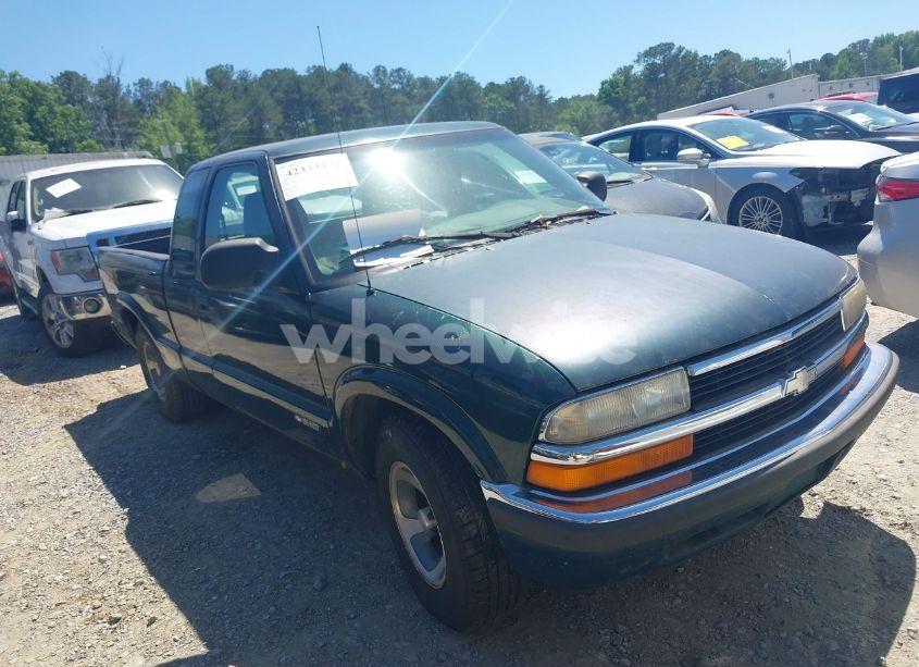 2003 Chevrolet S-10 LS (VIN 1GCCS19X438175967) main photo