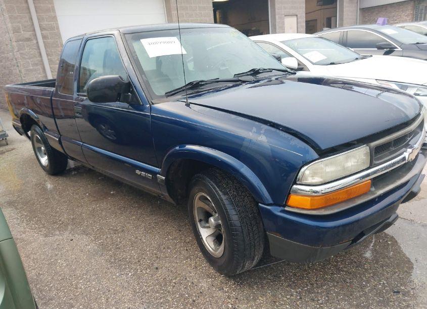 2003 Chevrolet S-10 LS (VIN 1GCCS19X438231177) main photo