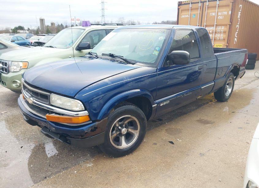Photo 2 of 2003 Chevrolet S-10 LS (VIN 1GCCS19X438231177)