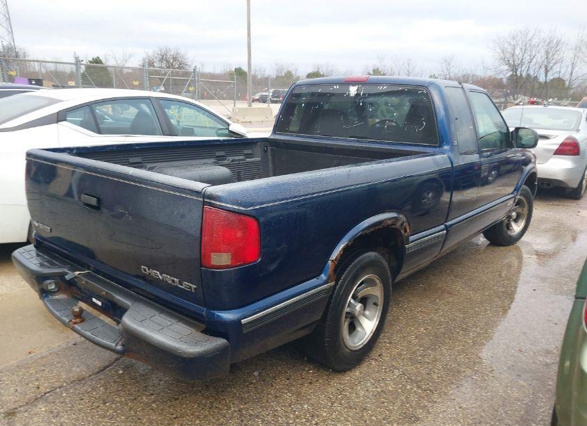 Photo 4 of 2003 Chevrolet S-10 LS (VIN 1GCCS19X438231177)