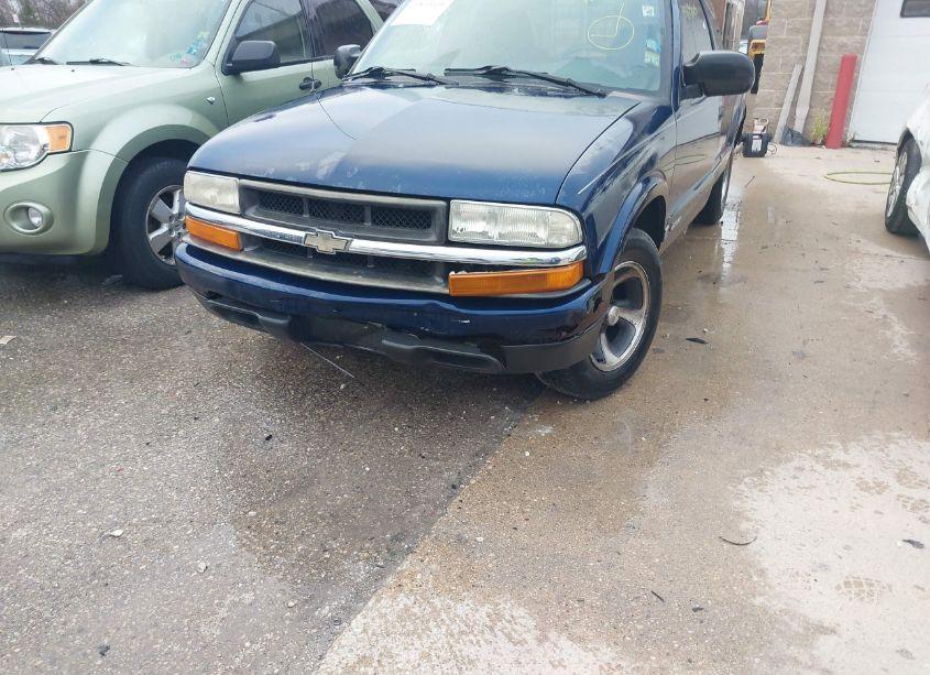 Photo 6 of 2003 Chevrolet S-10 LS (VIN 1GCCS19X438231177)