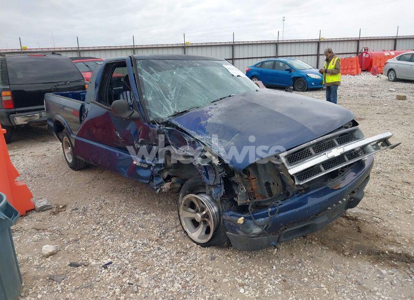 1998 Chevrolet S-10 LS FLEETSIDE (VIN 1GCCS19X4W8178629) main photo