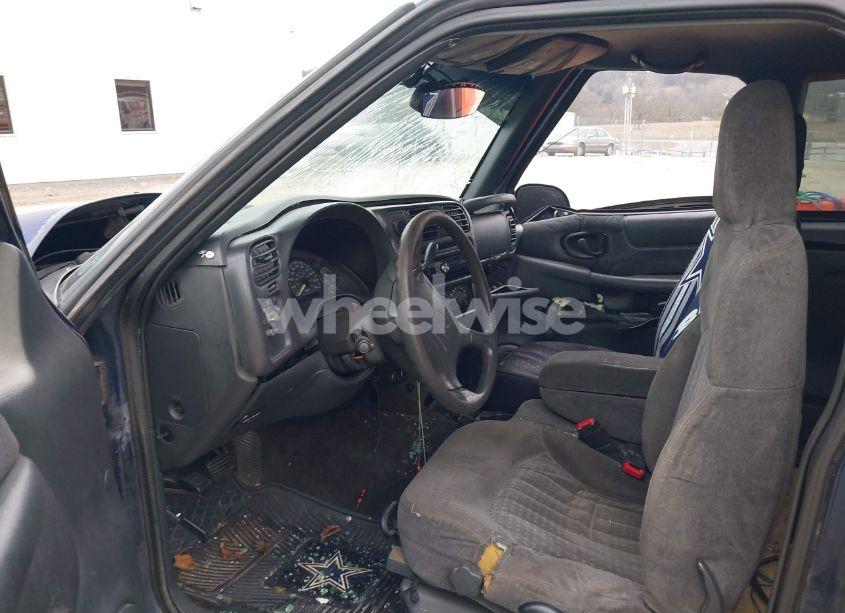 Photo 5 of 1998 Chevrolet S-10 LS FLEETSIDE (VIN 1GCCS19X4W8178629)