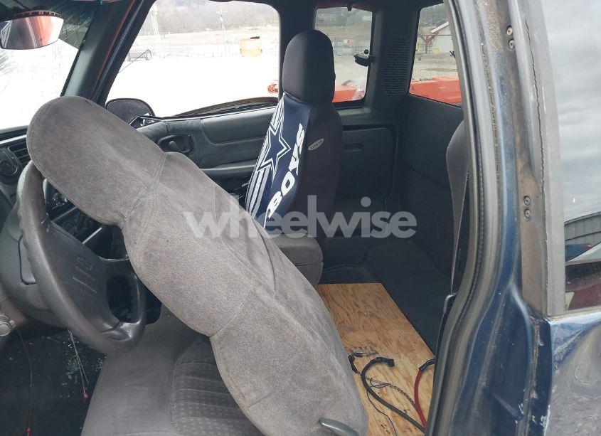 Photo 8 of 1998 Chevrolet S-10 LS FLEETSIDE (VIN 1GCCS19X4W8178629)