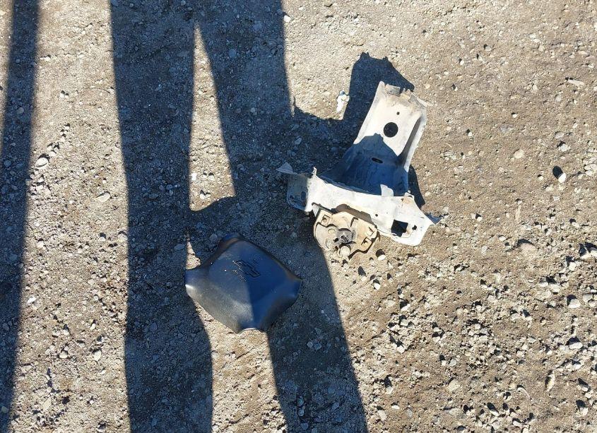 Photo 12 of 1999 Chevrolet S-10 LS (VIN 1GCCS19X4X8144451)