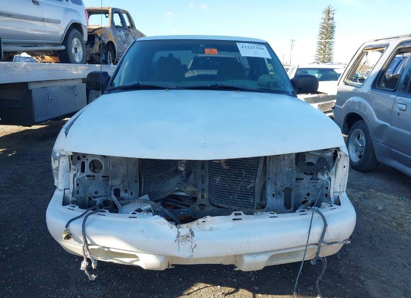 Photo 13 of 1999 Chevrolet S-10 LS (VIN 1GCCS19X4X8144451)