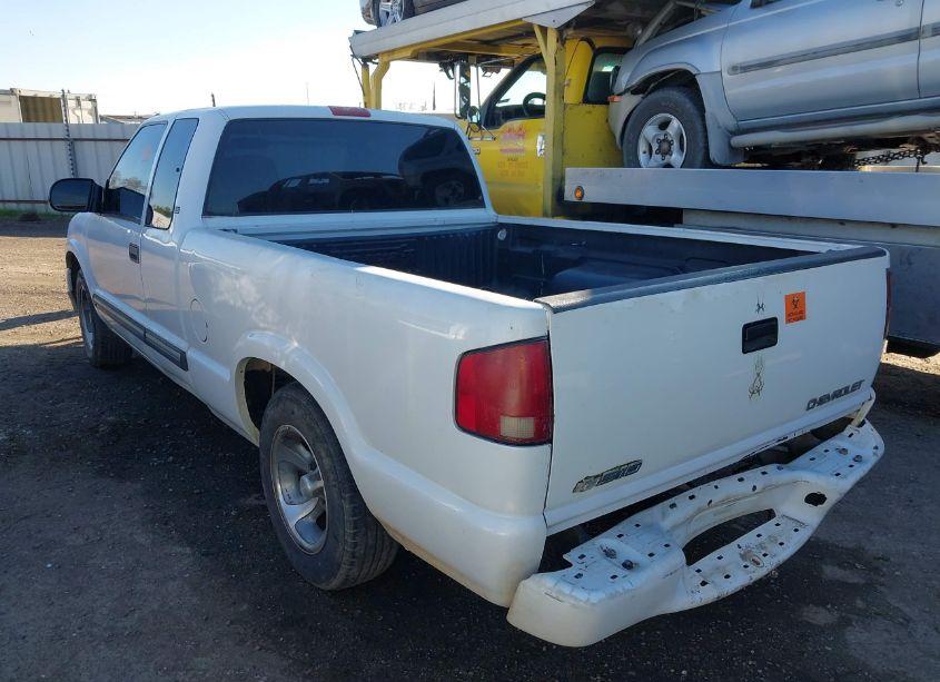 Photo 3 of 1999 Chevrolet S-10 LS (VIN 1GCCS19X4X8144451)